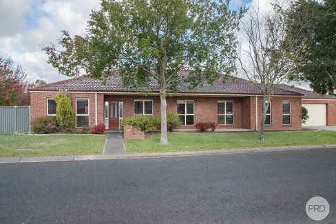 11 Lauderdale Avenue, ALFREDTON VIC 3350