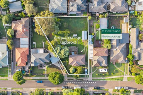 11 Lyell Parade Greensborough 3088