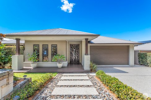 11 Manung Terrace, CORLETTE NSW 2315