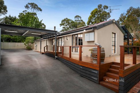 11 Mary Road Wandin North 3139