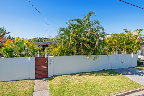 11 Matina Street, BIGGERA WATERS QLD 4216