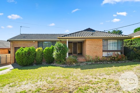 11 Miller Avenue, TOLLAND NSW 2650