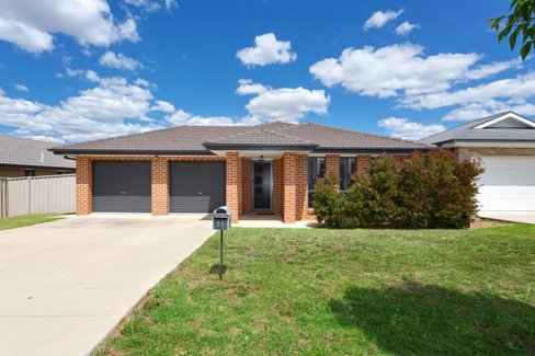 11 Mirrul Street, GLENFIELD PARK NSW 2650