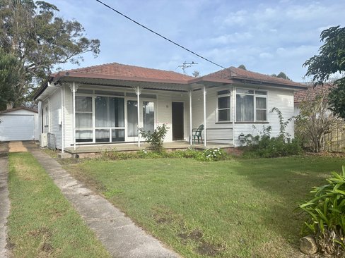 11 Muriel St, Adamstown Heights NSW 2289