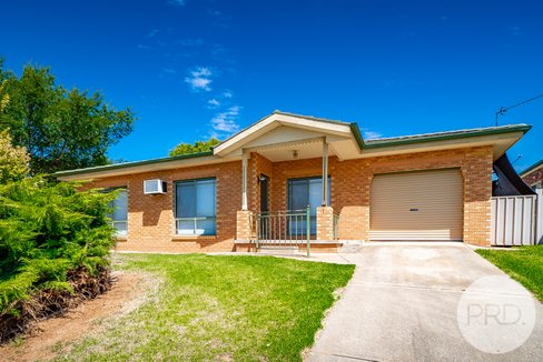 1/1 Nathan Place, KOORINGAL NSW 2650