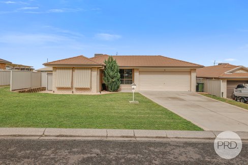 11 Orley Drive, TAMWORTH NSW 2340