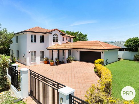 11 Oxford Place, ARUNDEL QLD 4214