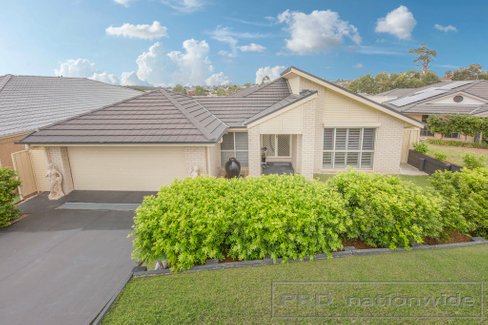 11 Peregrine Close, ABERGLASSLYN NSW 2320
