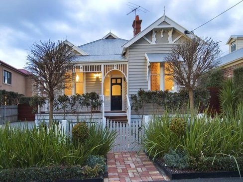11 Pescott Street Newtown 3220