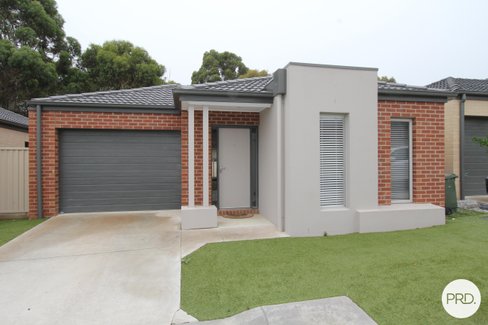 11 Rebellion Place, BALLARAT EAST VIC 3350