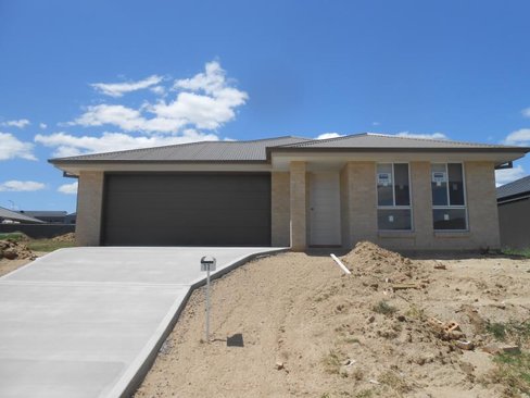 11 Reginald Drive, TAMWORTH NSW 2340