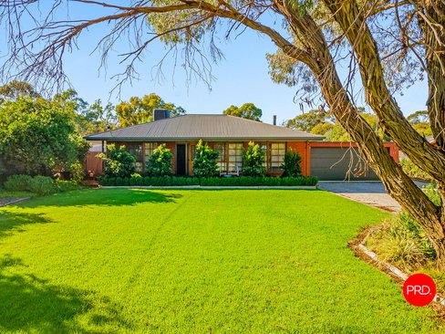 11 Rennie Street, HUNTLY VIC 3551