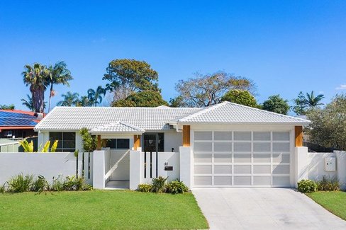 11 Rumrunner Street, MERMAID WATERS QLD 4218