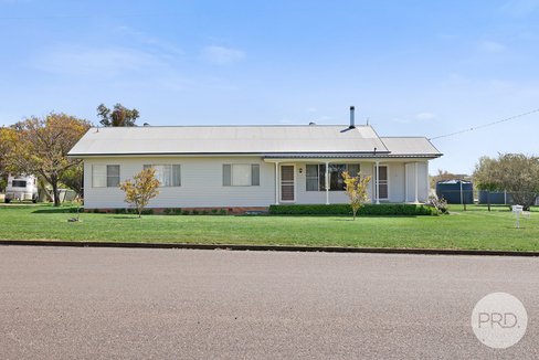 11 Russell Street, QUIRINDI NSW 2343