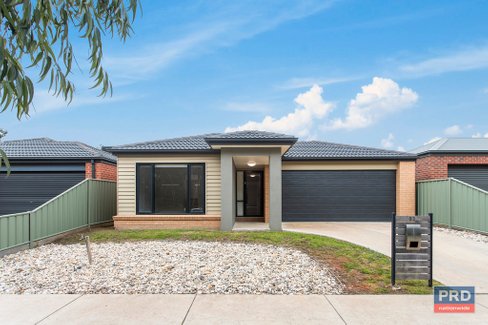 11 Sanctuary Blvd, MAIDEN GULLY VIC 3551