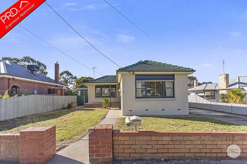 11 Sandhurst Road, CALIFORNIA GULLY VIC 3556