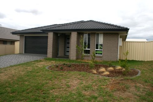 11 Sapphire Drive, RUTHERFORD NSW 2320