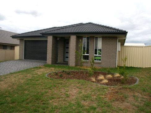 11 Sapphire Drive, RUTHERFORD NSW 2320