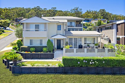 11 Seagrass Circuit, CORLETTE NSW 2315