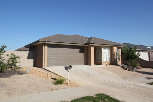 11 Sienna Street, ALFREDTON VIC 3350