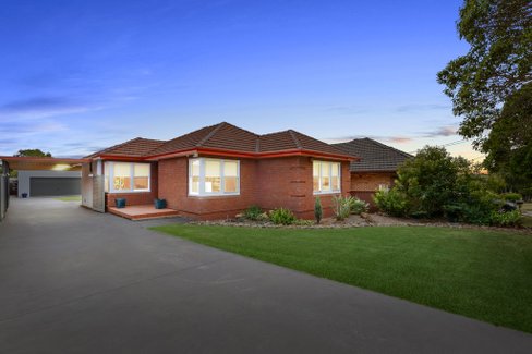 11 St Elmo Parade, KINGSGROVE NSW 2208