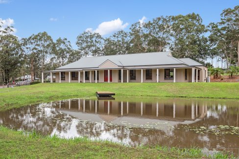 11 Sutton Grove, BRANXTON NSW 2335