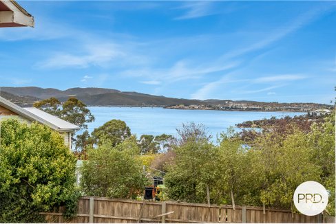 11 Tooma Avenue, BERRIEDALE TAS 7011