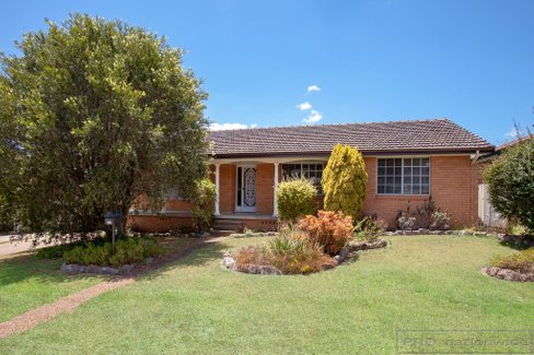 11 Valentia Parade, TENAMBIT NSW 2323
