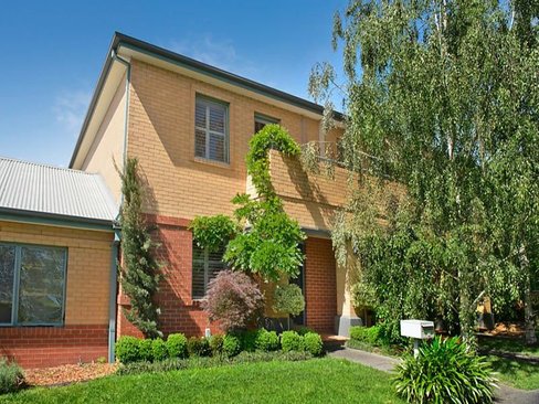 11 Vaughan Crescent Kew 3101