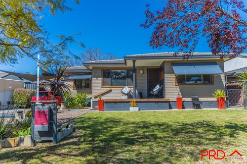 11 Warren Street, TAMWORTH NSW 2340