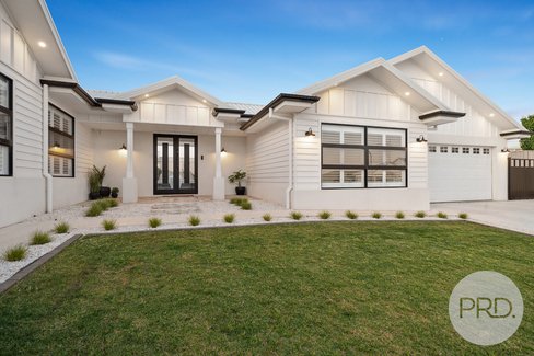 11 Willie Ploma Place, GOBBAGOMBALIN NSW 2650