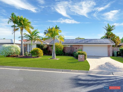 11 Yodelay Street, VARSITY LAKES QLD 4227