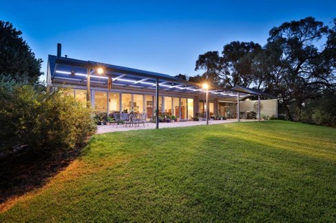 110 Cootamundra Avenue, RED CLIFFS VIC 3496