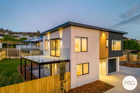 1/10 Garrett Court, OAKDOWNS TAS 7019