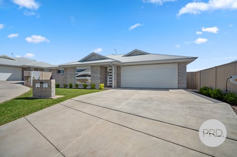 1/10 Mitta Mitta Place, GOBBAGOMBALIN NSW 2650