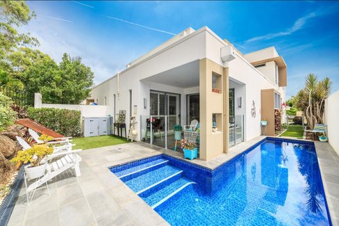 1/1005 Lakeview Terrace, BENOWA QLD 4217