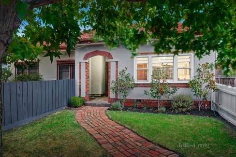 1/102 Neville Street Carnegie 3163