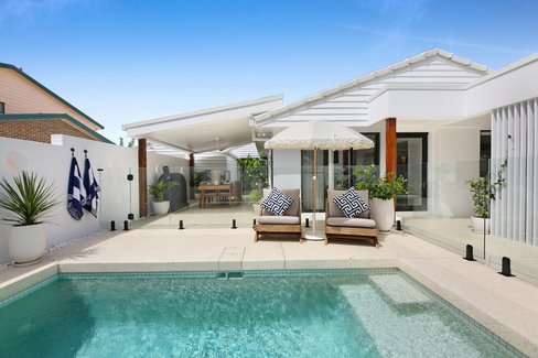 1/104 Christine Avenue, Burleigh Waters QLD 4220