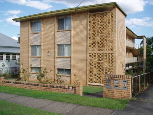 1/104 Stoneleigh Street, LUTWYCHE QLD 4030