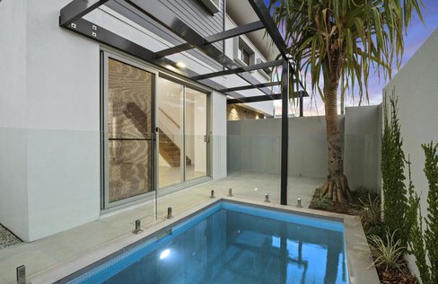 1/108 Cypress Terrace, PALM BEACH QLD 4221