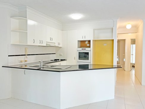 110/955 Gold Coast Highway, PALM BEACH QLD 4221