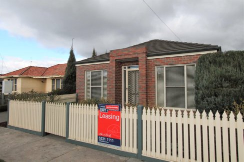 1/11 Alexander Avenue, WENDOUREE VIC 3355