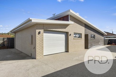 1/11 Balanada Street, LAUDERDALE TAS 7021