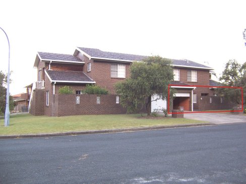 1/11 Blackbutt Crescent, LAURIETON NSW 2443
