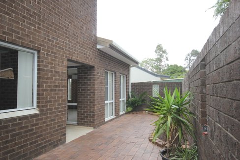 1/11 Blackbutt Crescent, LAURIETON NSW 2443