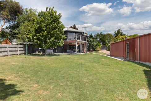 111 Finlay Street, BROWN HILL VIC 3350