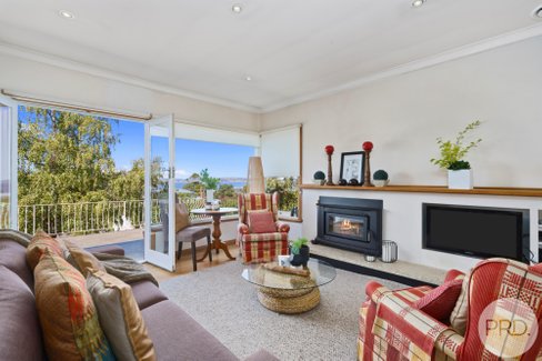 111 Flinders Esplanade, TAROONA TAS 7053