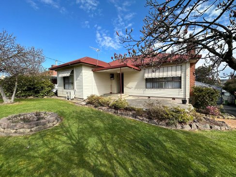111 Gilbert Street, TUMBARUMBA NSW 2653