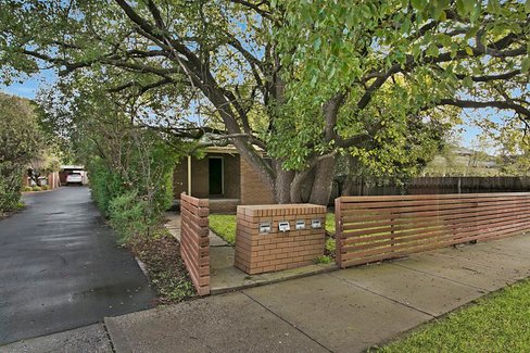 1/11 Hayes Street, IRONBARK VIC 3550