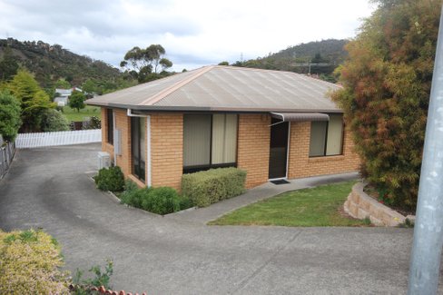 1/11 Madeline Court, GLENORCHY TAS 7010